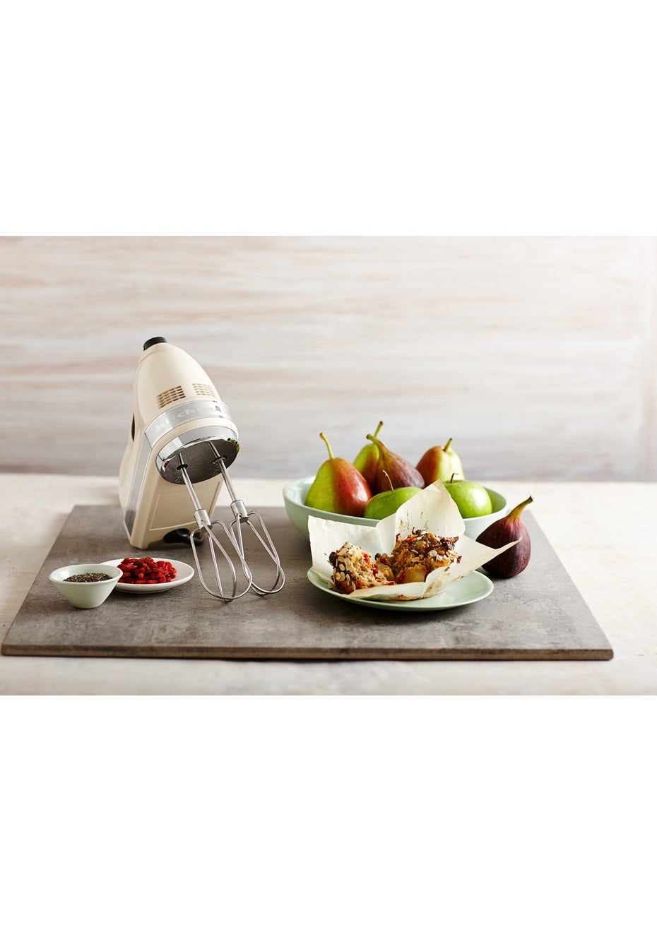 Kitchenaid - Hand Mixer - Almond Cream - Onceit