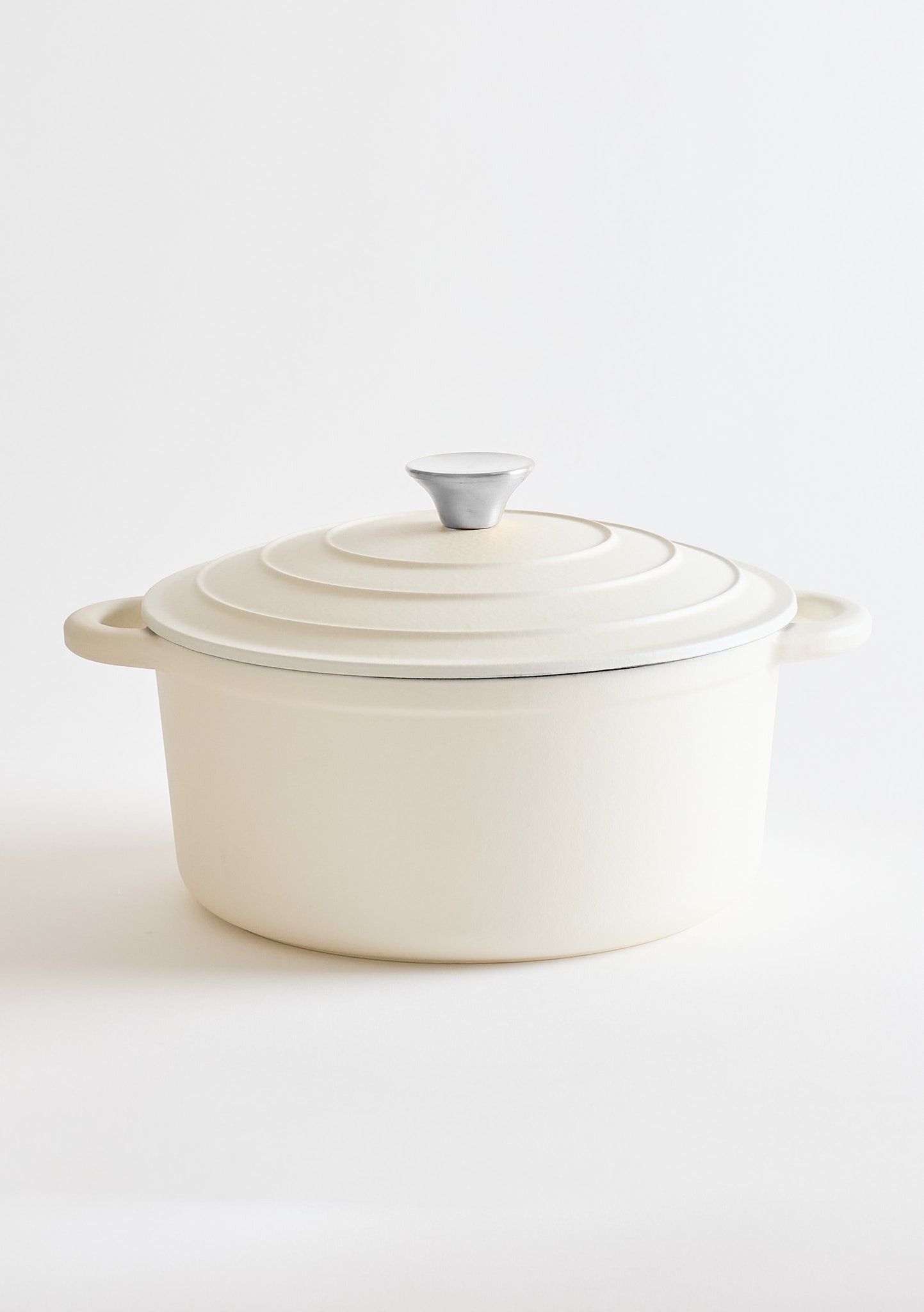 George Collective - Cast Iron Round Casserole 26cm - Matte Crème/Silver ...